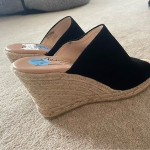 Never worn black wedge